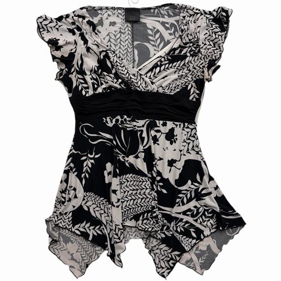 j.t.b petite Tops - J.T.B. Women's Black and White Whimsical Babydoll Blouse Size Medium